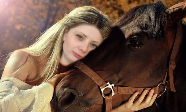 Елена Никонова