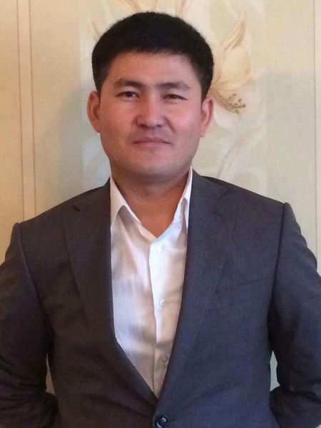 Елнур Балабаев