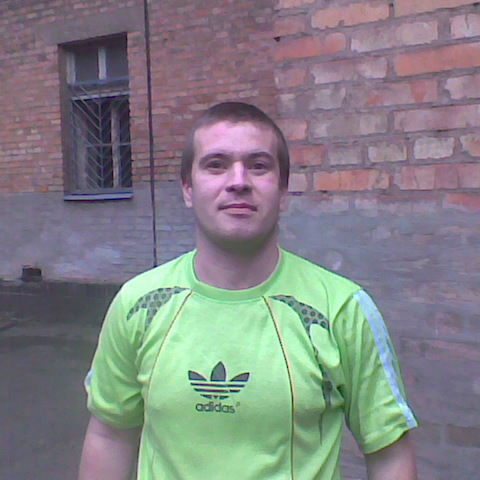 Максим Крючков