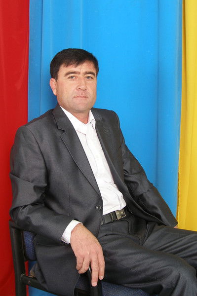 Суръат Надиров