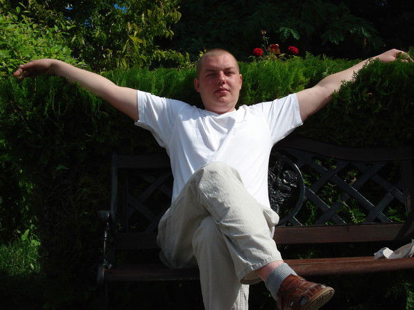 Костя Николаев