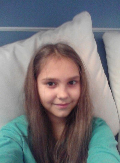 Аня Захарова