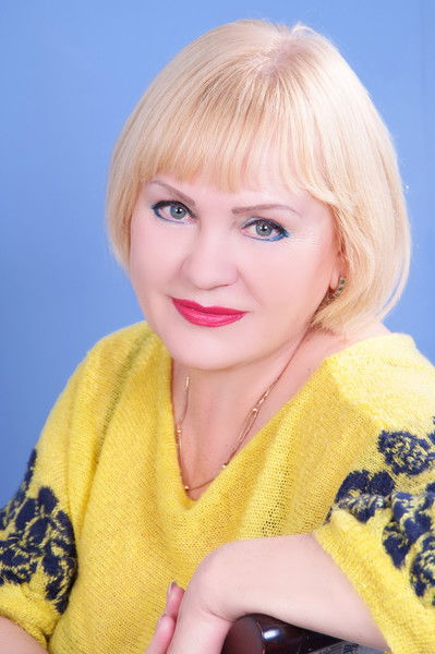 Любовь Попова