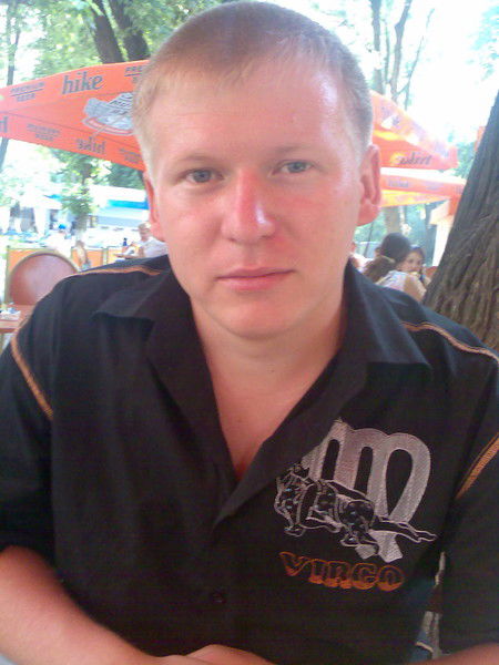 Роман Ларин