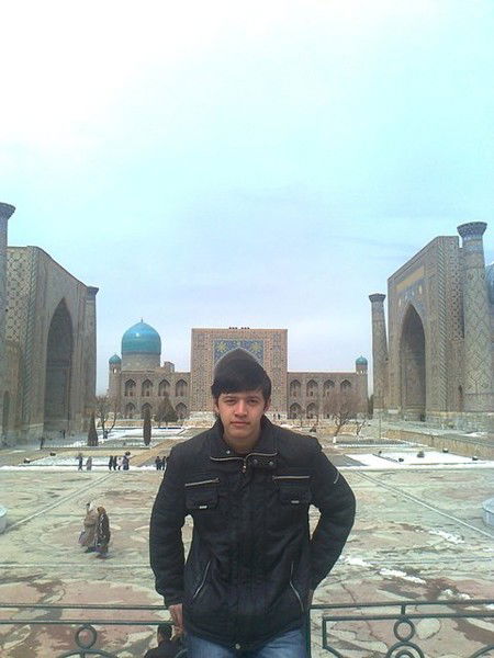 Далер Камаров