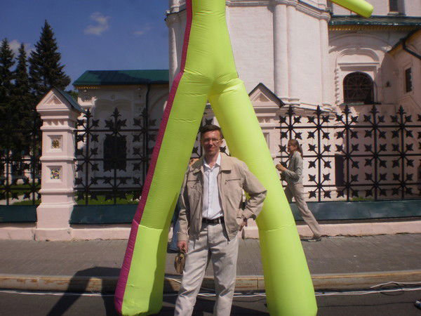 Дмитрий Велес