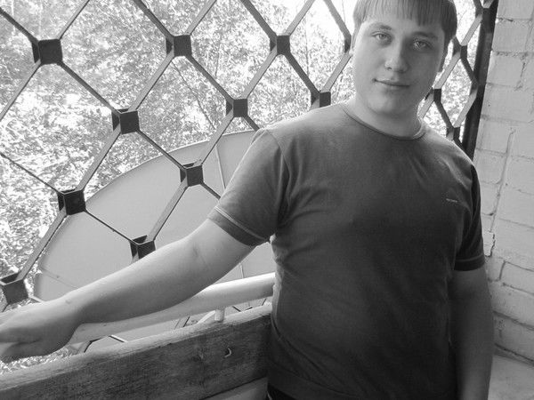 Максим Попов