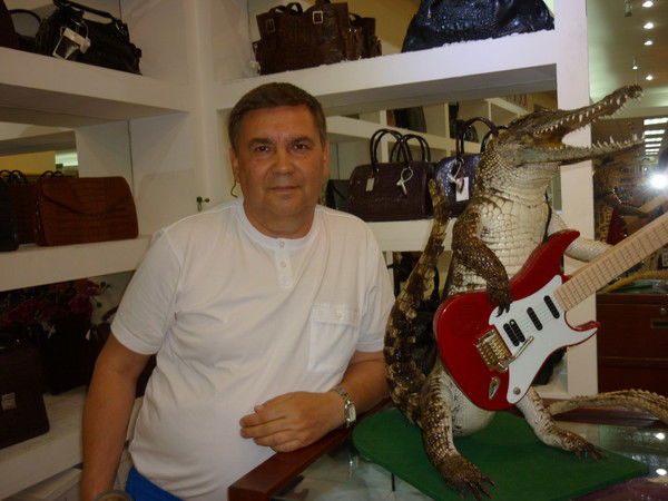 Владимир Петров