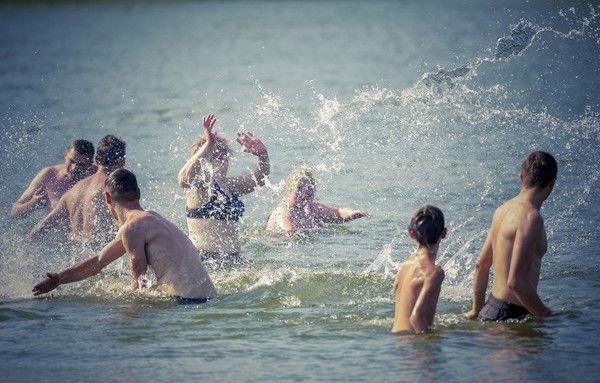 Толик Чекерский