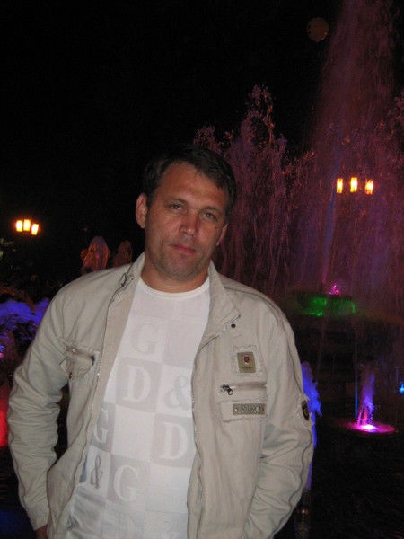 Роман Сарьяди