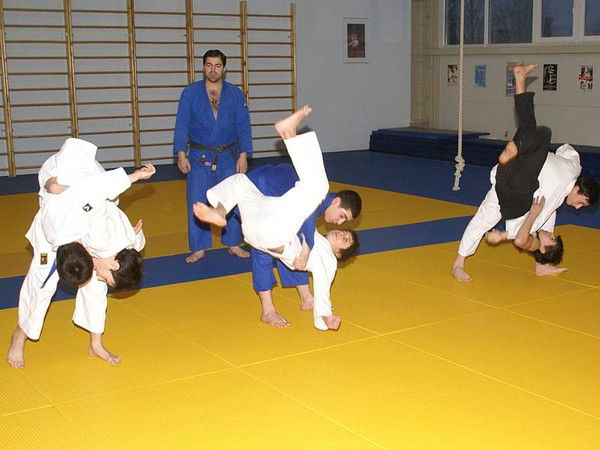 Хикмат Додхудоев