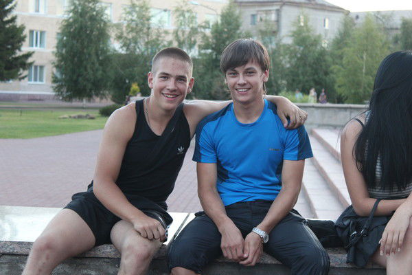 Толян Жаворонков