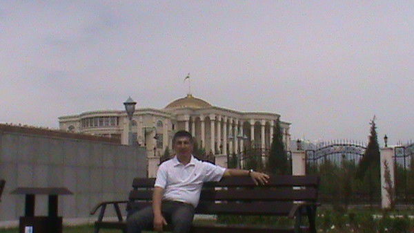 Хуршед Темуров