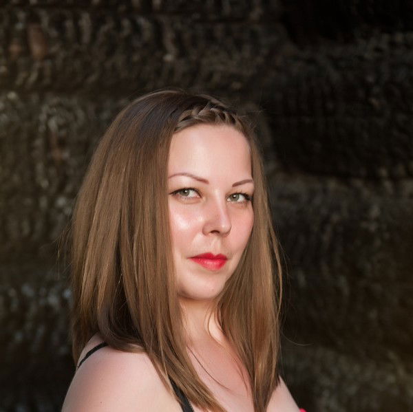 Алёна Смотрикова