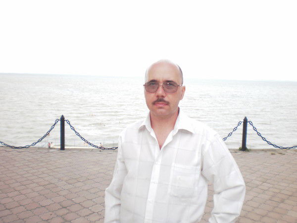 Антон Стариков