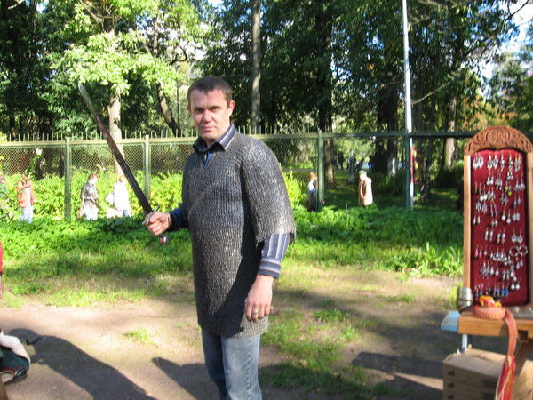 Юрий Комаров