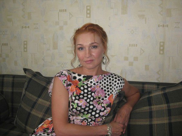 Елена Опарина