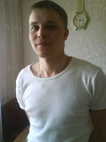 Олег Чарушин