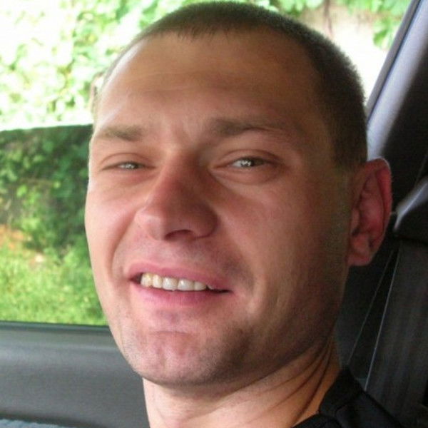 Илья Титовец