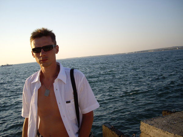 Виктор Новиков