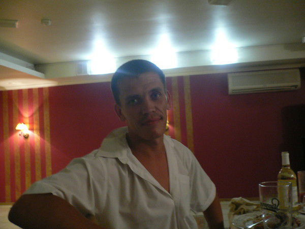 Денис Неустроев