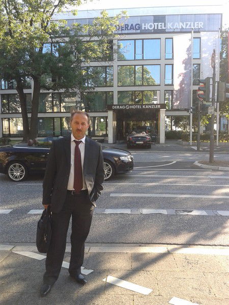 Иззатулло Ёкубов