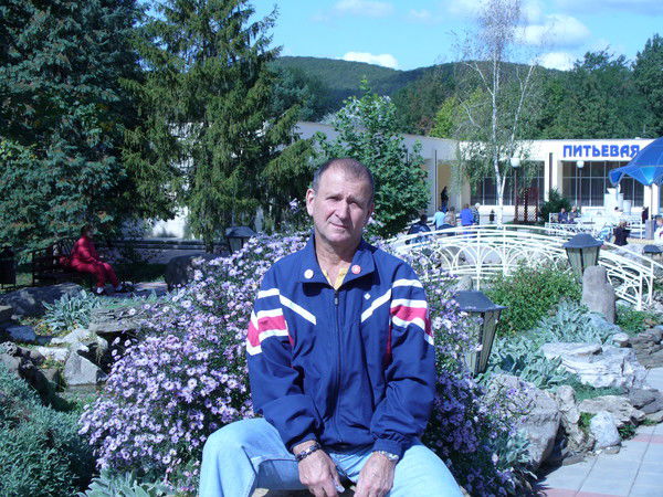 Игорь Кузнецов