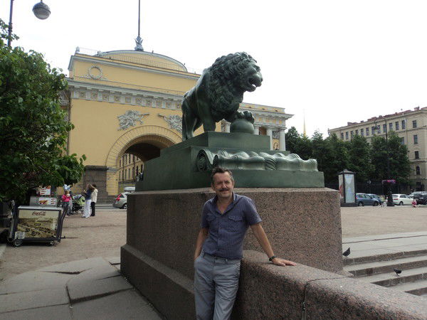 Олег Власов