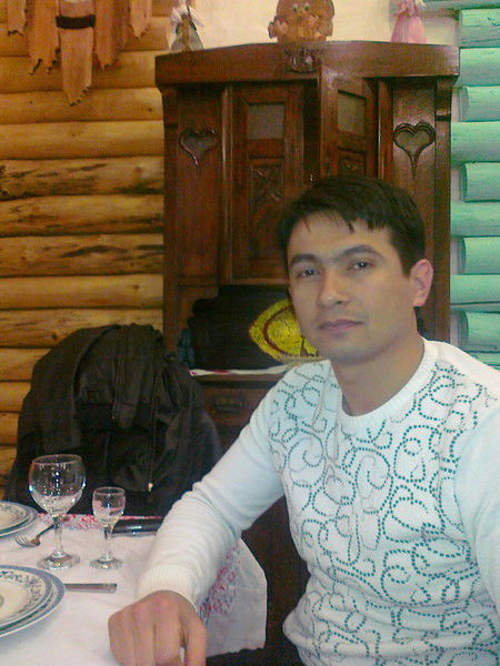 Илхомжон Султонов