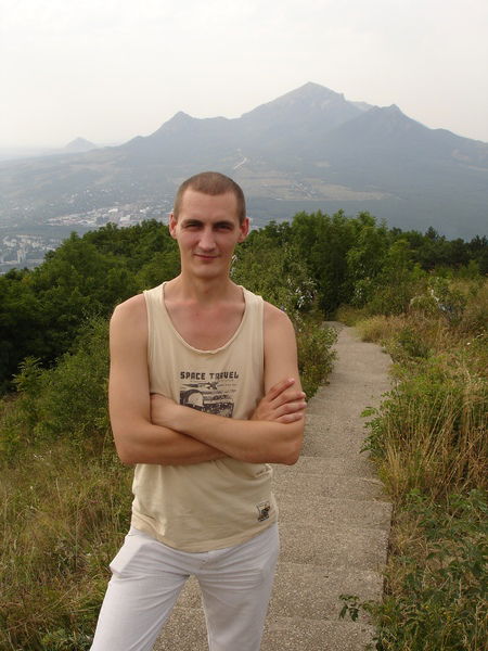 Владимир Шестерикв