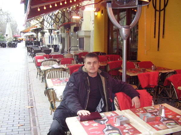 Виктор Олейник