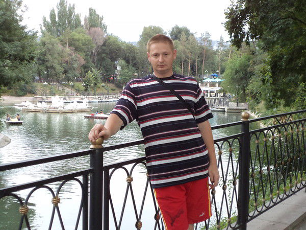 Евгений Боровик