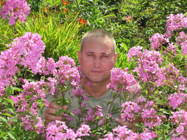 Михаил Антоненко