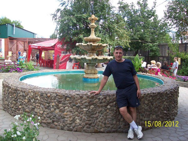 Анатолий Суров