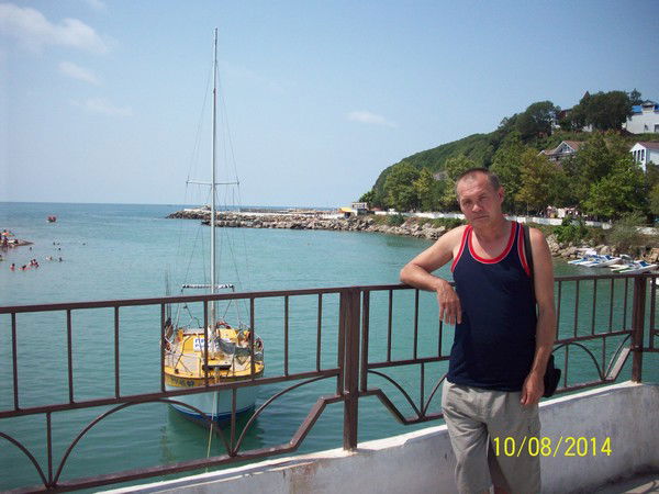 Анатолий Иванов