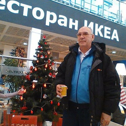 Виктор Александров