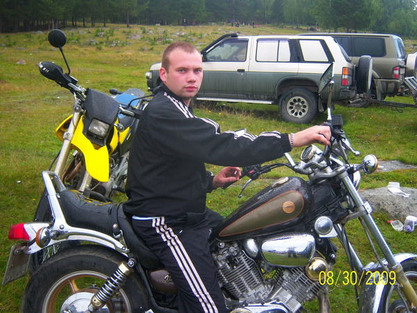 Андрей Гурков