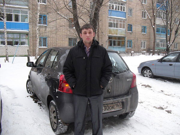 Денис Ларионов