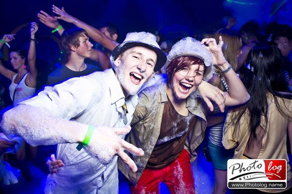 Женя Мартынов