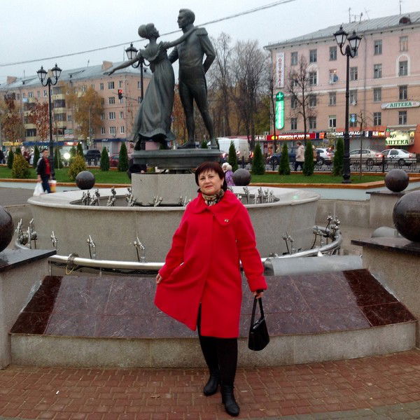 Елена Максимова