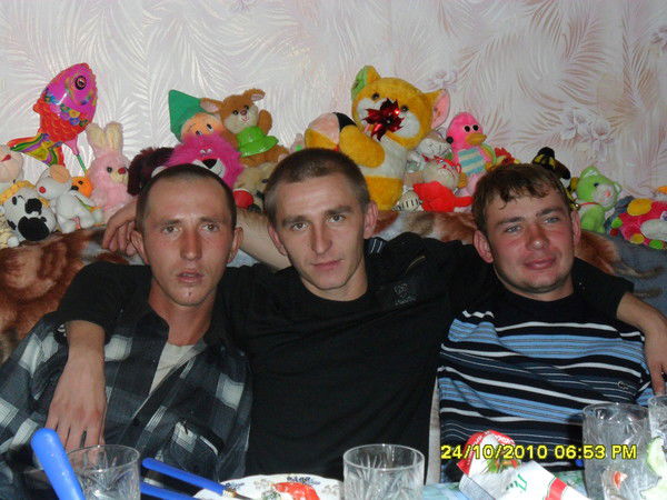 Роман Максин