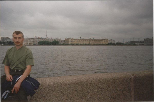 Виктор Петров