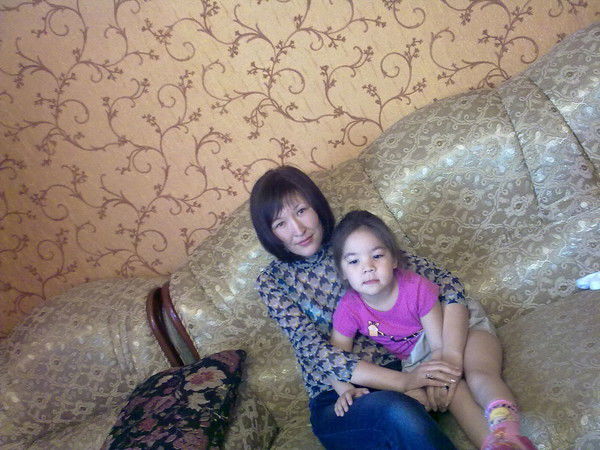 Жанар Жанар