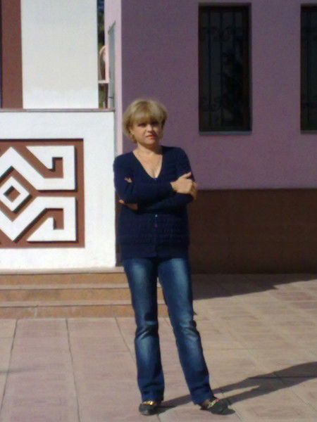 Лора Черник