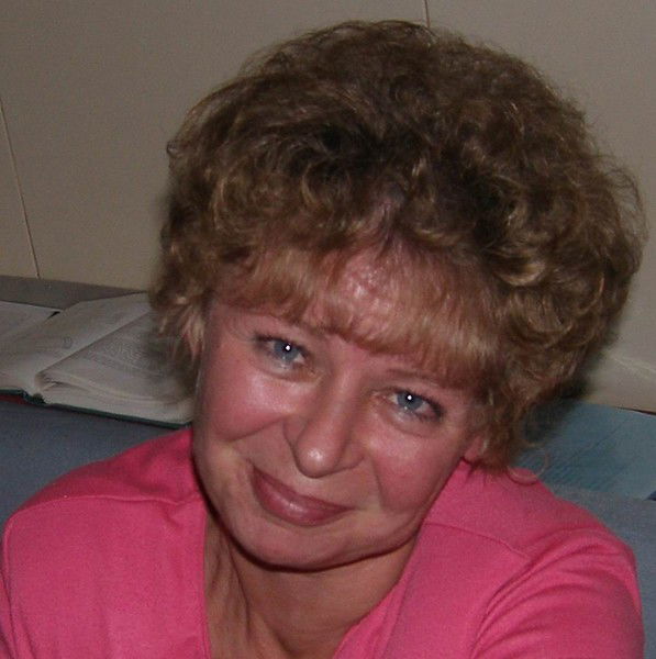 Елена Хмурая