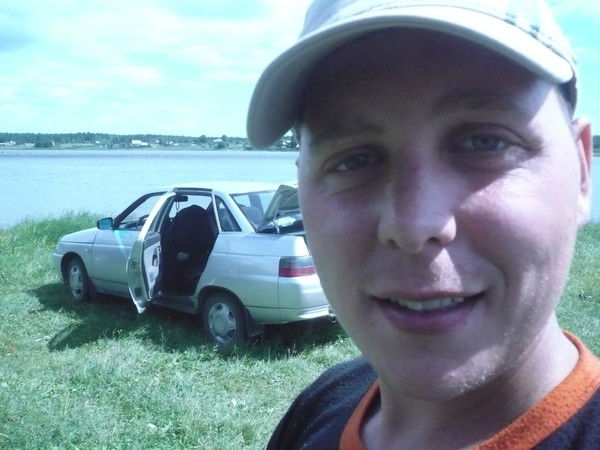 Денис Постовалов