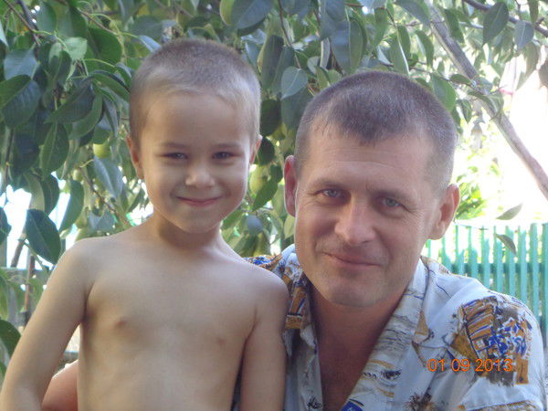 Андрей Бобров