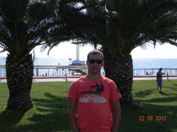 Антон Комиссаров