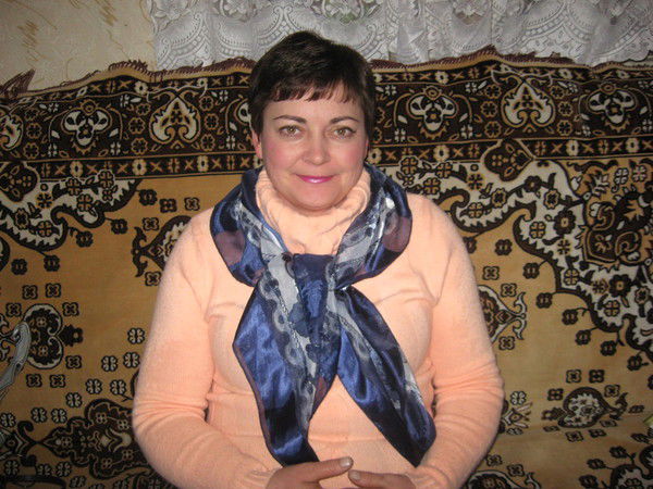 Что красит редиску под землей