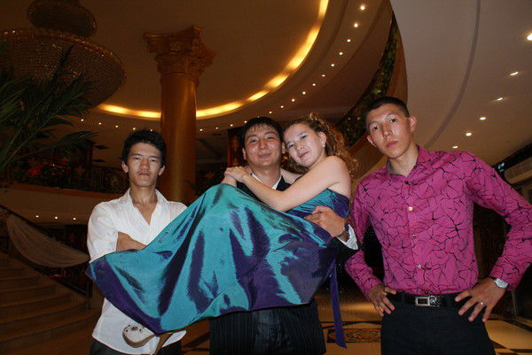 Kaisar))) Aimukhambet